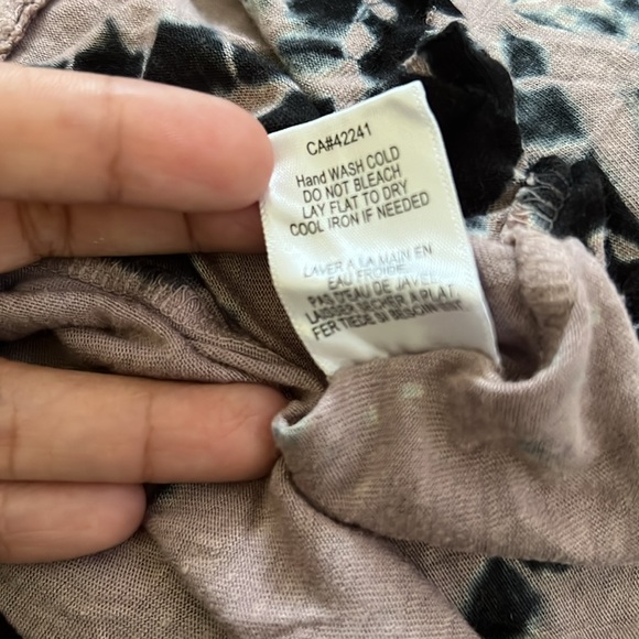 Young Fabulous & Broke Tie Dye V-Neck Long Sleeve Top/Sz: Medium NWT - Picture 5 of 6